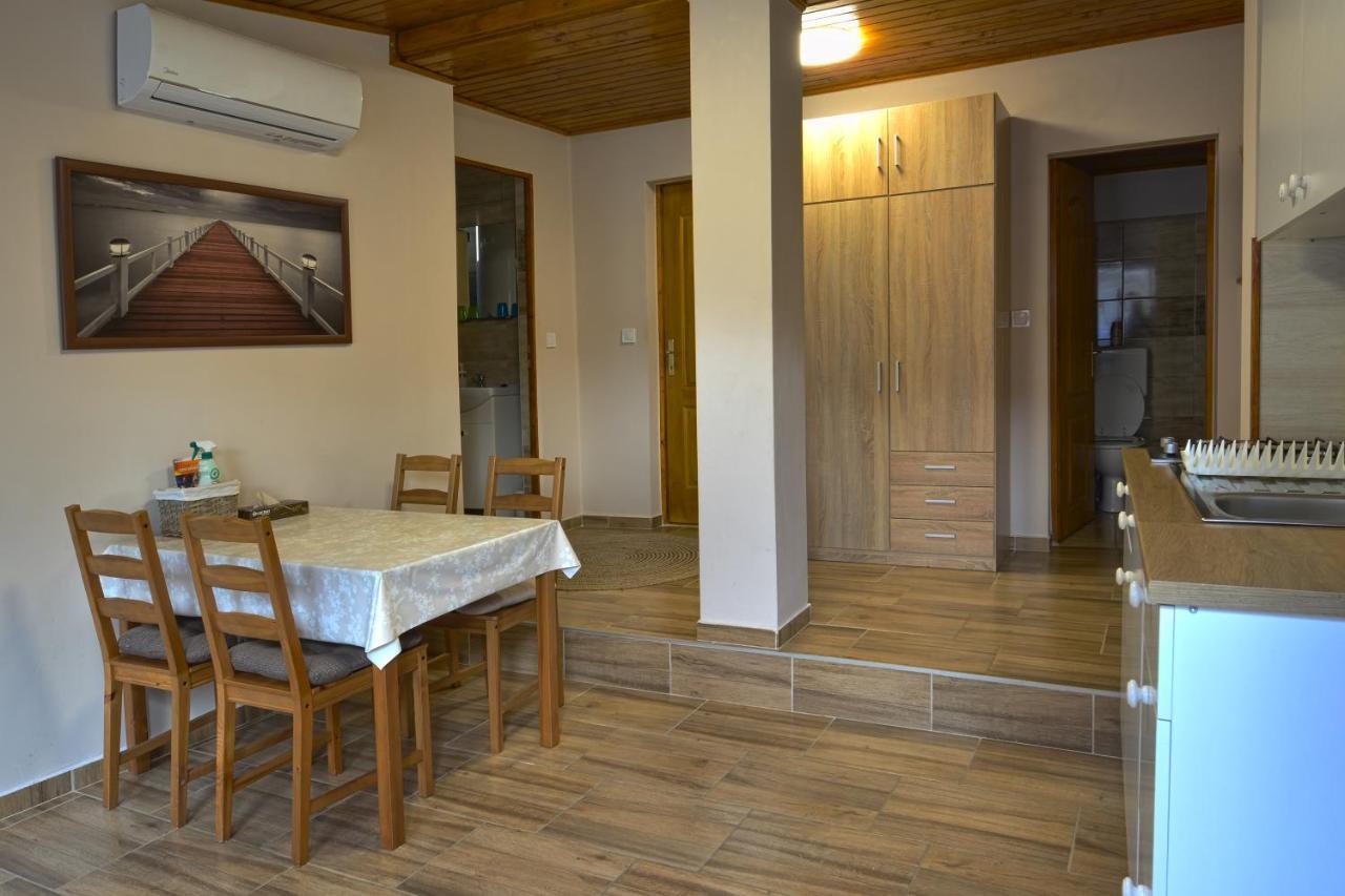 Demetrovics Udvarhaz Eger Exterior foto