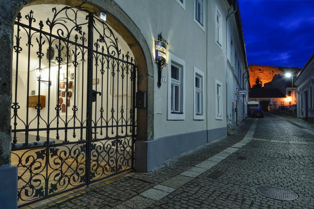 Demetrovics Udvarhaz Eger Exterior foto